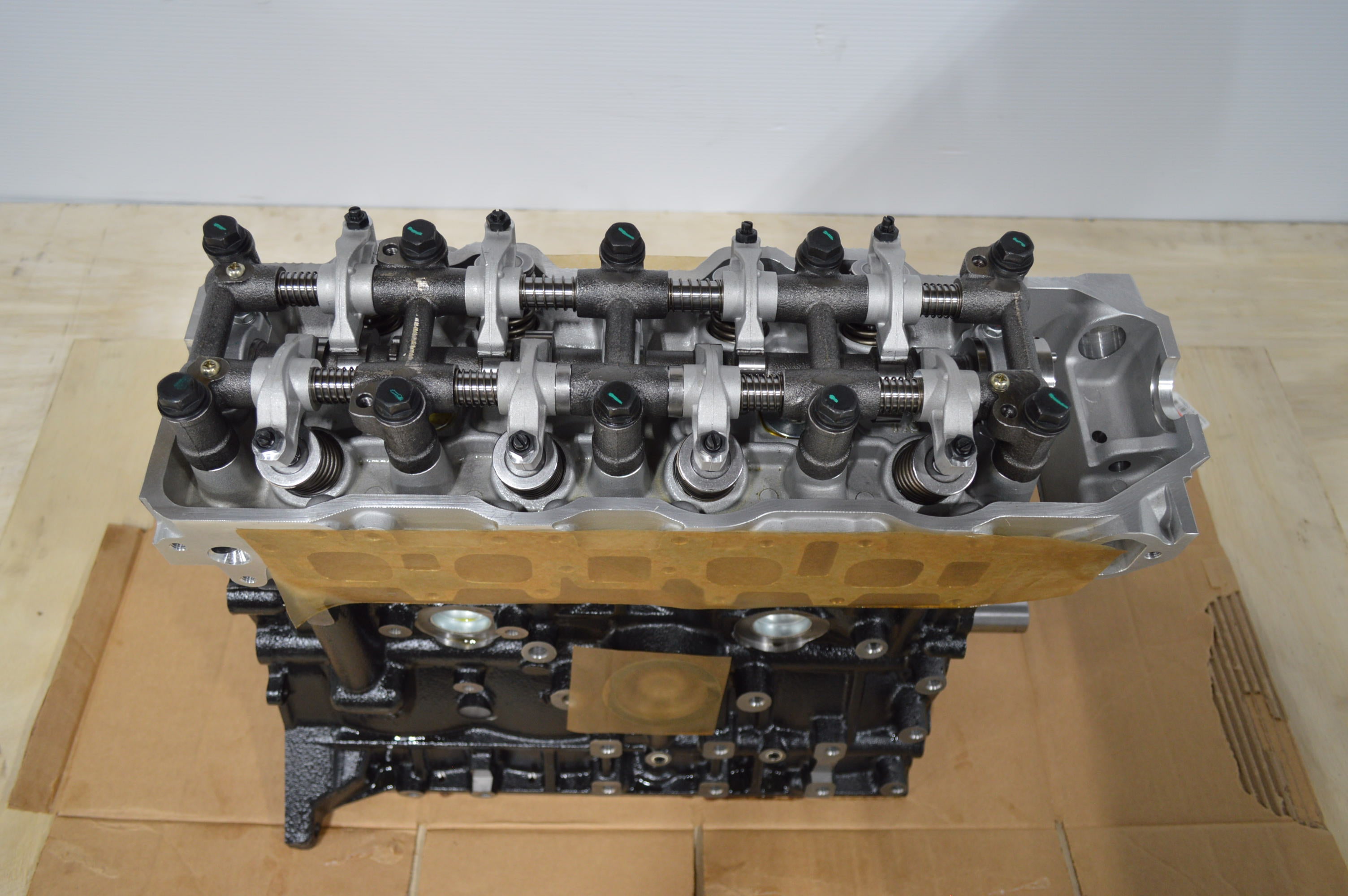 1985 - 1995 TOYOTA PICK UP  - BRAND NEW ENGINE - 2.4L 22R 4 CYLINDER - 0 MILE ENGINE