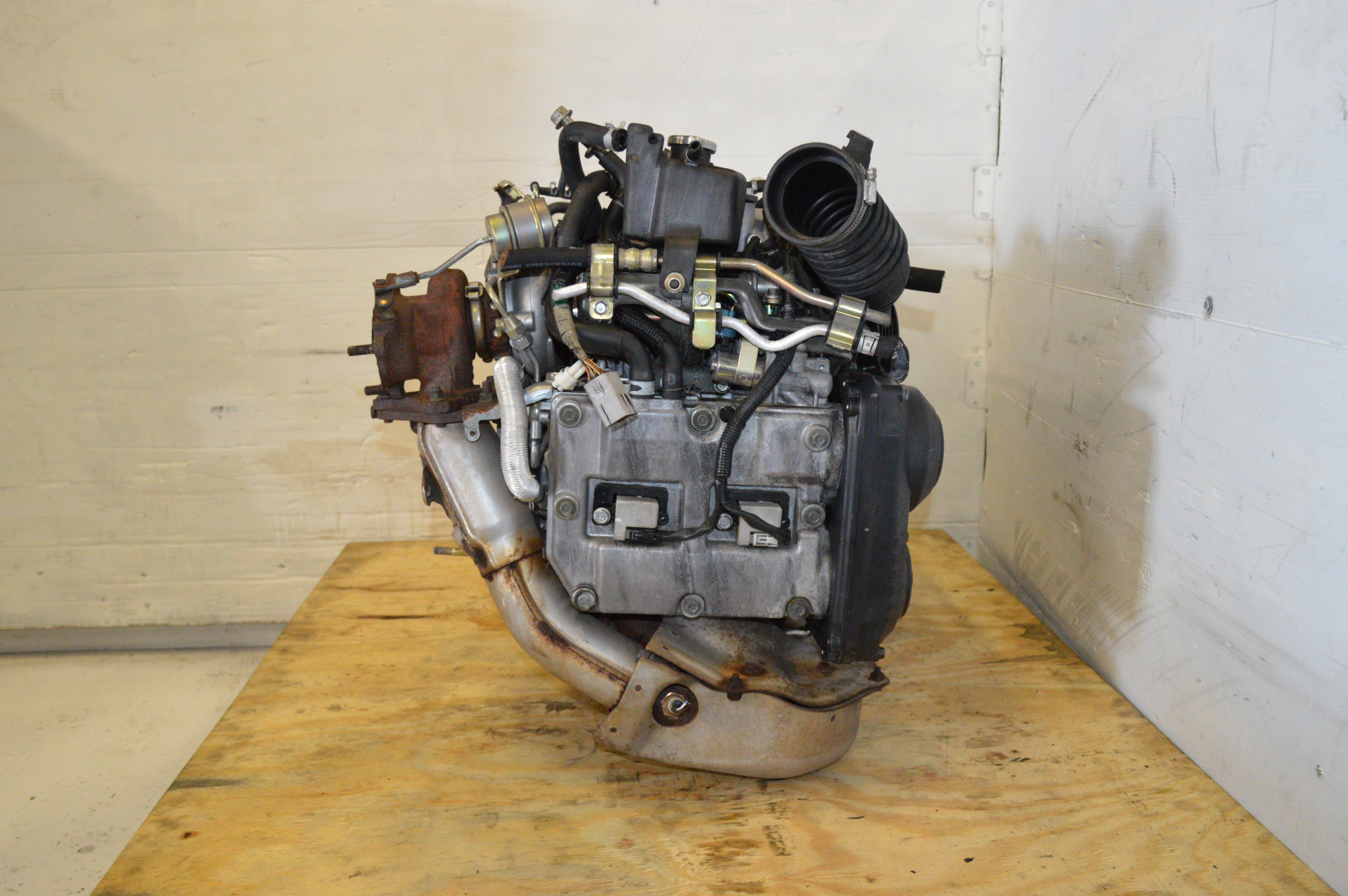 2000 - 2005 SUBARU WRX 2.0L TURBO ENGINE JDM EJ205 AVCS COMPLETE MOTOR ASSEMBLY.