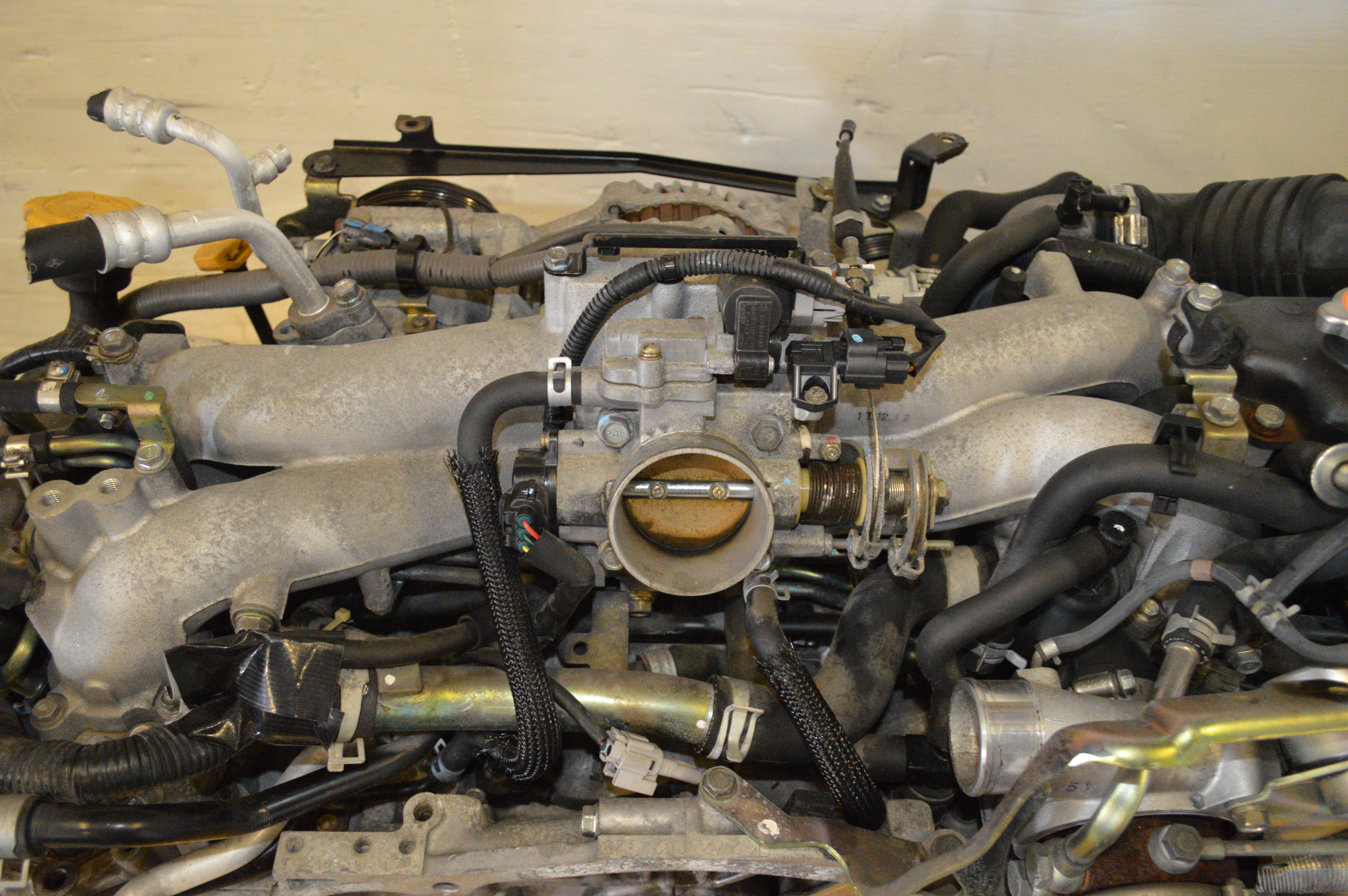 2000 - 2005 SUBARU WRX 2.0L TURBO ENGINE JDM EJ205 AVCS COMPLETE MOTOR ASSEMBLY.