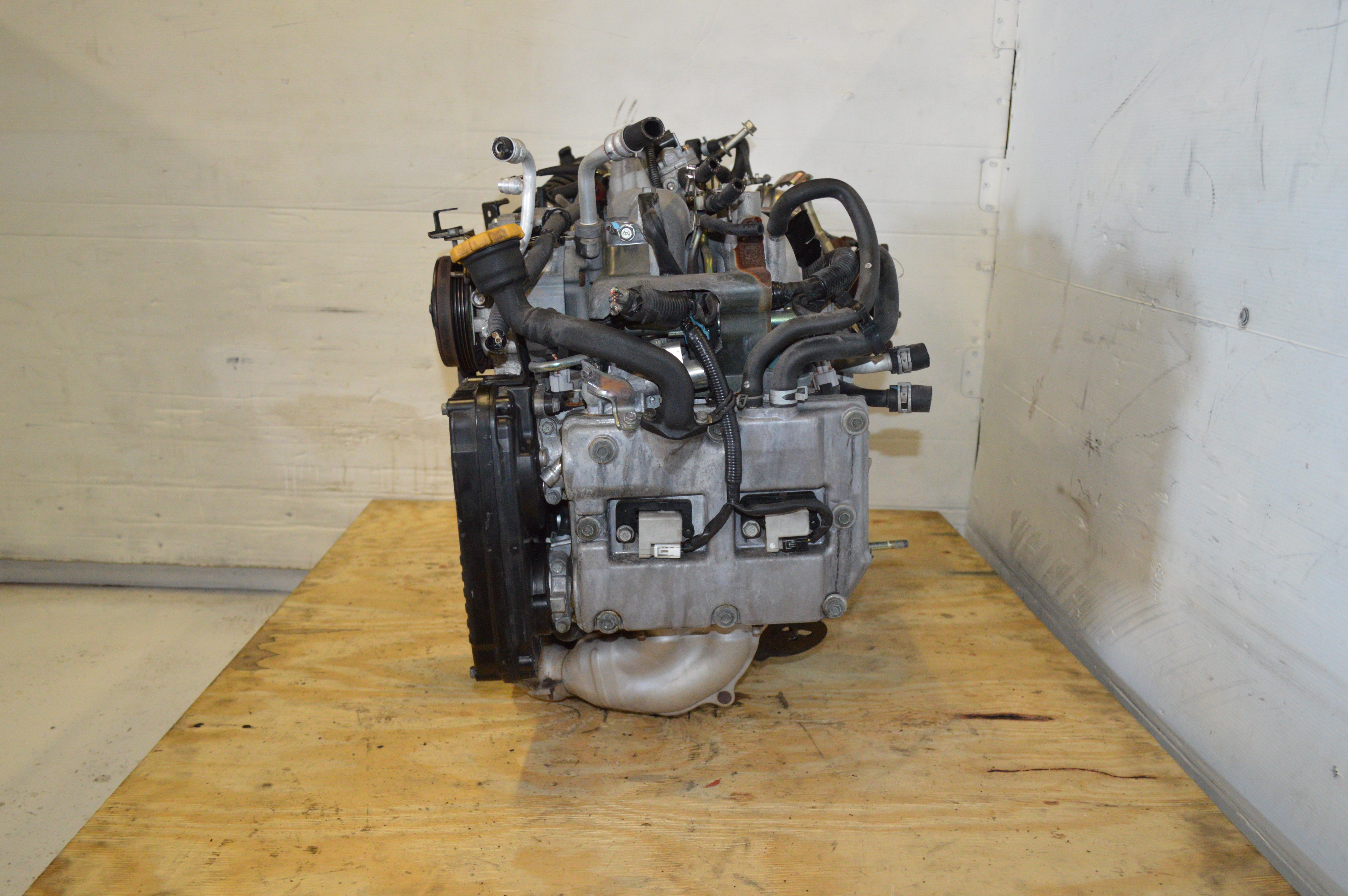 2000 - 2005 SUBARU WRX 2.0L TURBO ENGINE JDM EJ205 AVCS COMPLETE MOTOR ASSEMBLY.