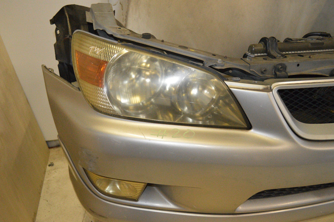 JDM TOYOTA ALTEZZA FRONT END 2000 – 2005 LEXUS IS300